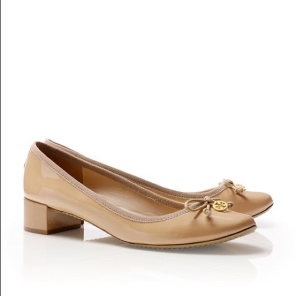 Tory Burch Chelsea Pantent Charm Pump